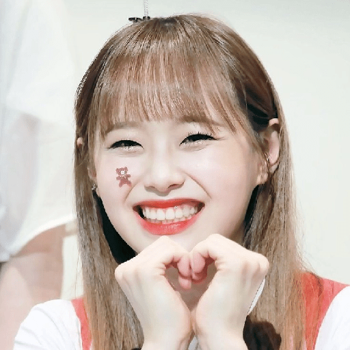 Chuu imitando Emojis 😻 10