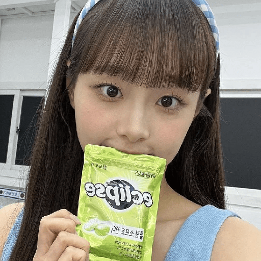 Chuu imitando Emojis 😻 5
