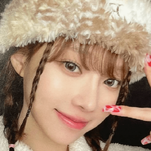 Chuu imitando Emojis 😻 13