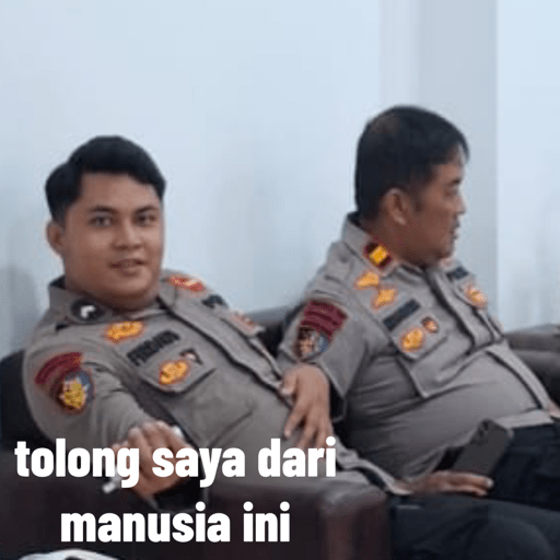tolong saya dari
manusia ini