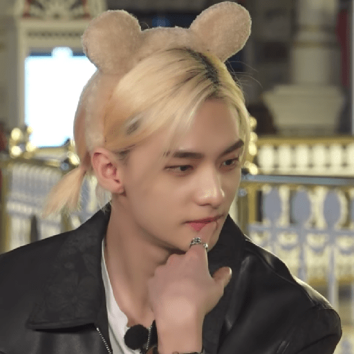 Hyunjin (13) 10