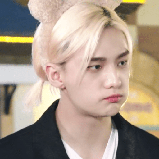 Hyunjin (13) 12