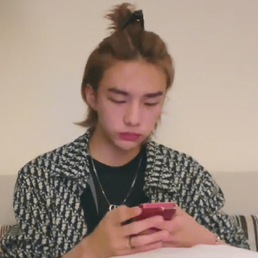 Hyunjin (13) 17