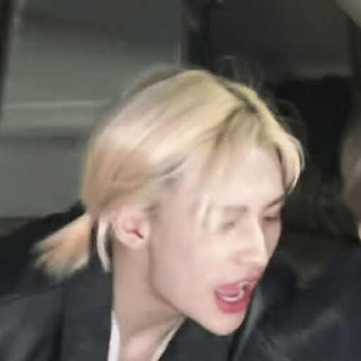 Hyunjin (13) 8