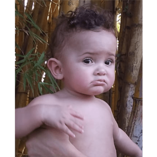 Ela faz a figurinha delah 24
