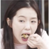 Idols eating/drinking 2 5