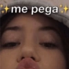 me pega