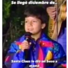 Santa Claus le dio un 💋 a mamá  16