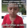 minta maaf kepada smua teman2ku karna udh sering nyeritain soal dia padahal jadian aja belom