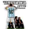 *LE FESTEJA EN LA
CARAⓇ
MESSI
10
