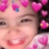 Criança Rindo com Corações