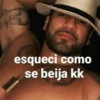esqueci como se beija kk