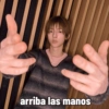 arriba las manos