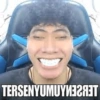 TERSENYUM