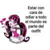 Estar con cara de odiar a todo el mundo es parte del outfit