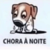 CHORA À NOITE