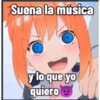Suena la música y lo que yo quiero