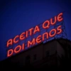 ACEITA QUE DOI MENOS TE