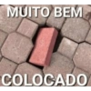 MUITO BEM
COLOCADO