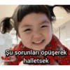 Kizsalnot Şu sorunları öpüşerek Kizsalnot halletsek