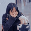 Jisoo With Puppy