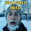 FUI LÁ FORA E VOLTEI