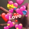 Mão com Corações de Amor