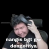 @sticker memeindonesia nangis bgt gw クレジ E dengernya