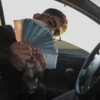 💵
