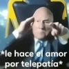 *le hace el amor por telepatía*