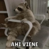 AHÍ VIENE